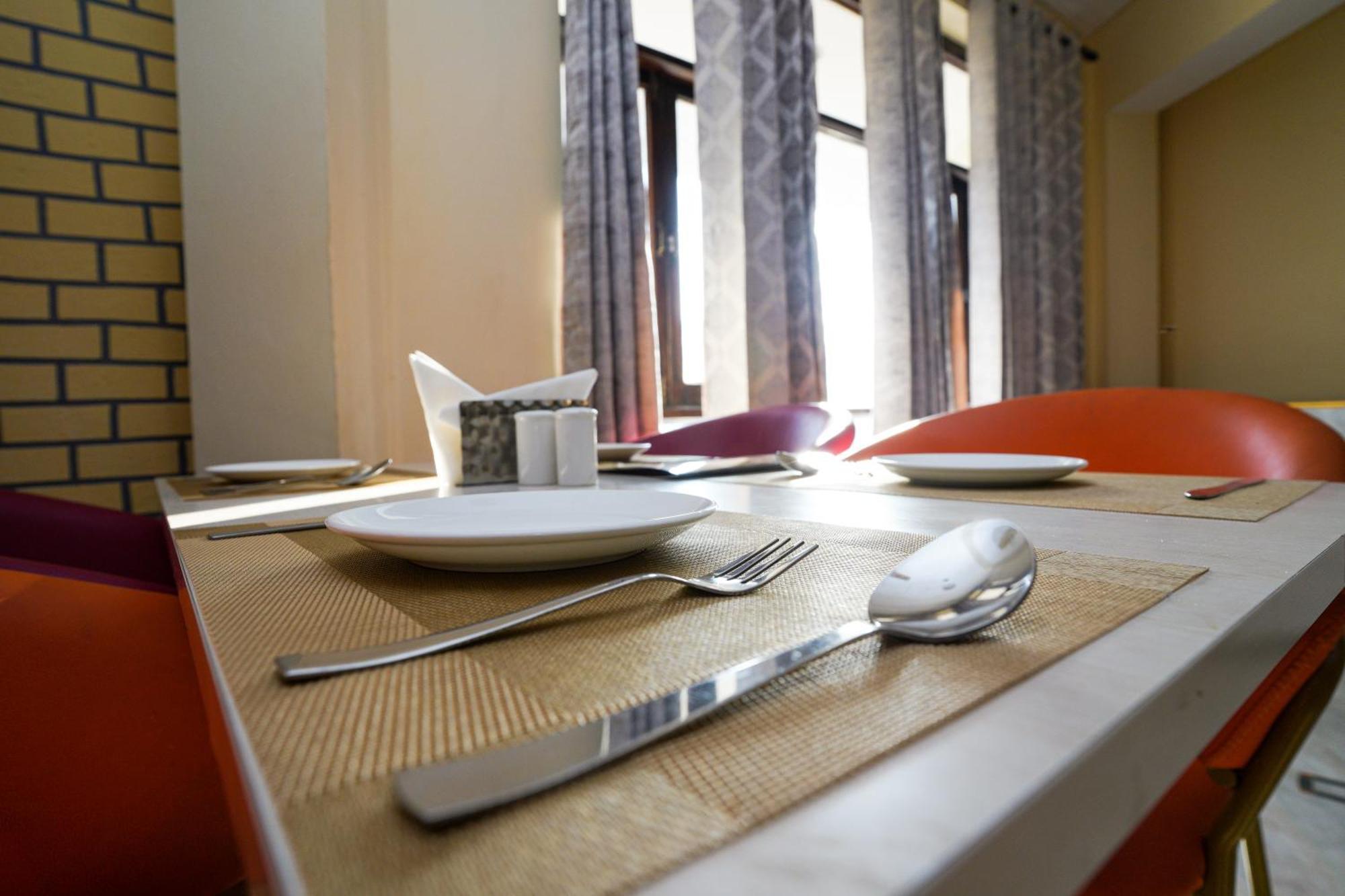 Hotel Neeraj Bhawan- Triveni Ghat Rishikesh Bagian luar foto