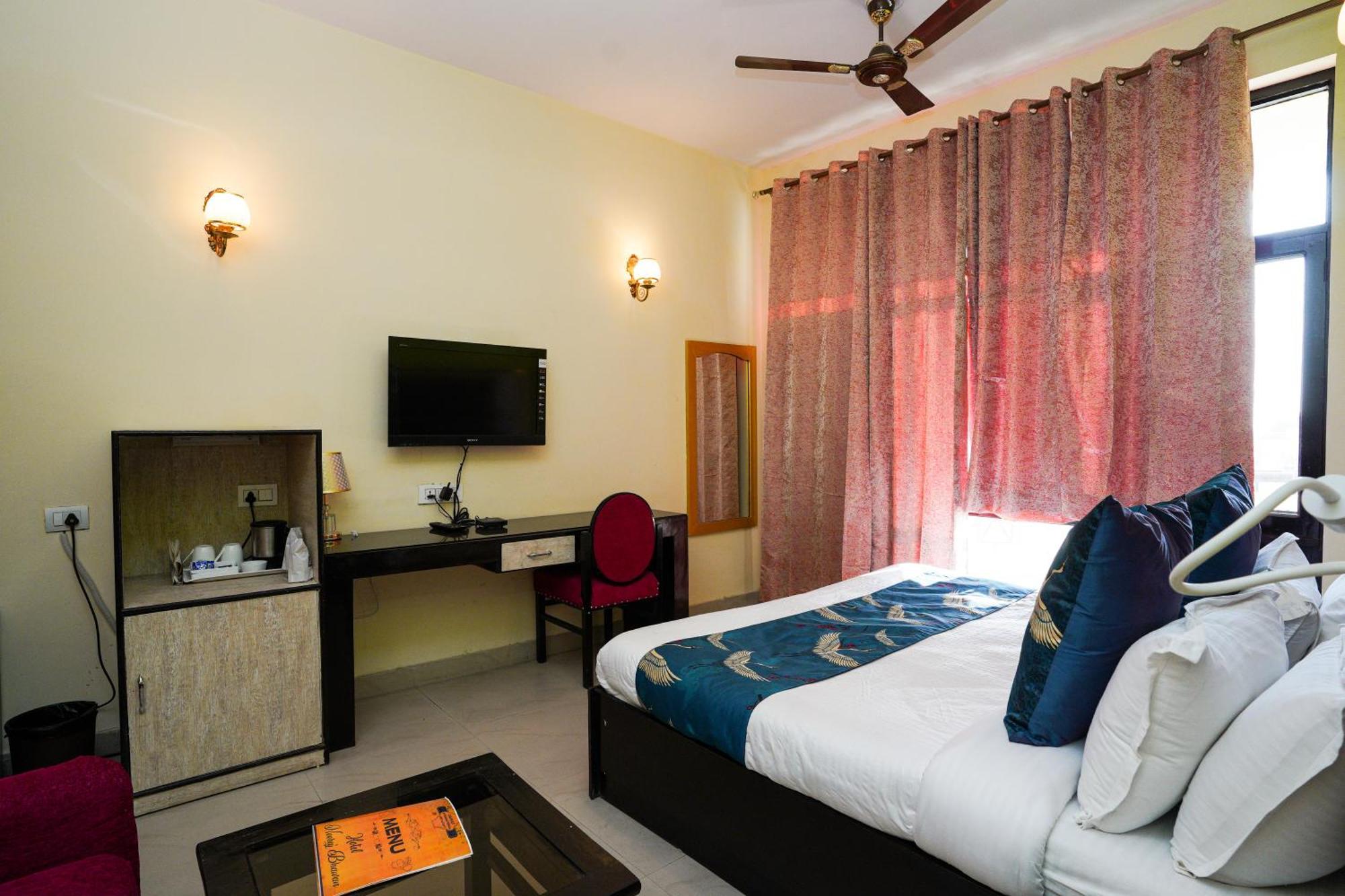 Hotel Neeraj Bhawan- Triveni Ghat Rishikesh Bagian luar foto
