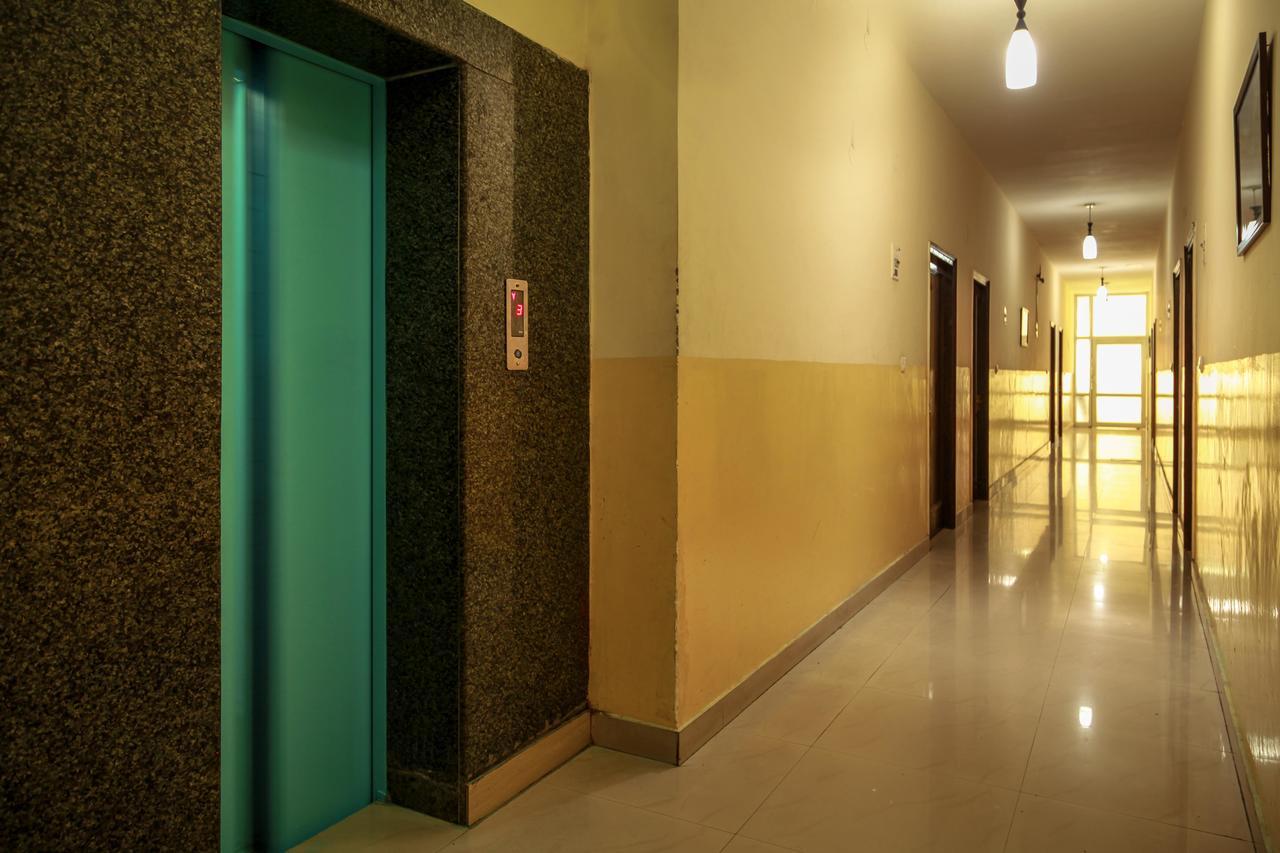 Hotel Neeraj Bhawan- Triveni Ghat Rishikesh Bagian luar foto