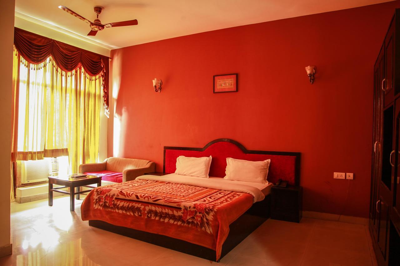 Hotel Neeraj Bhawan- Triveni Ghat Rishikesh Bagian luar foto