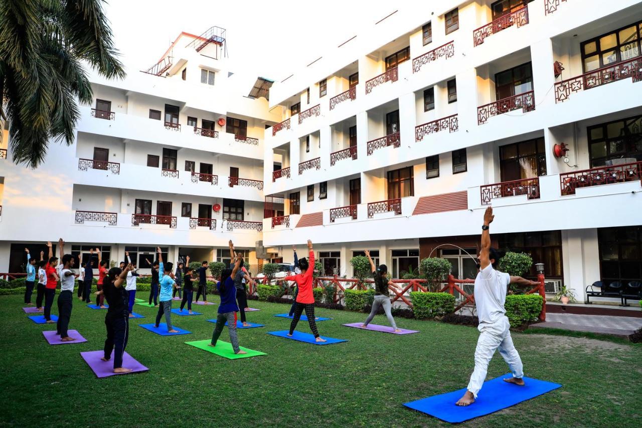 Hotel Neeraj Bhawan- Triveni Ghat Rishikesh Bagian luar foto
